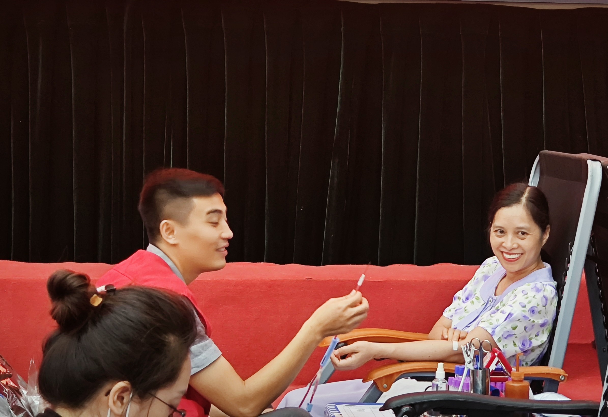 HOẰNG HÓA: GIỌT HỒNG YÊU THƯƠNG