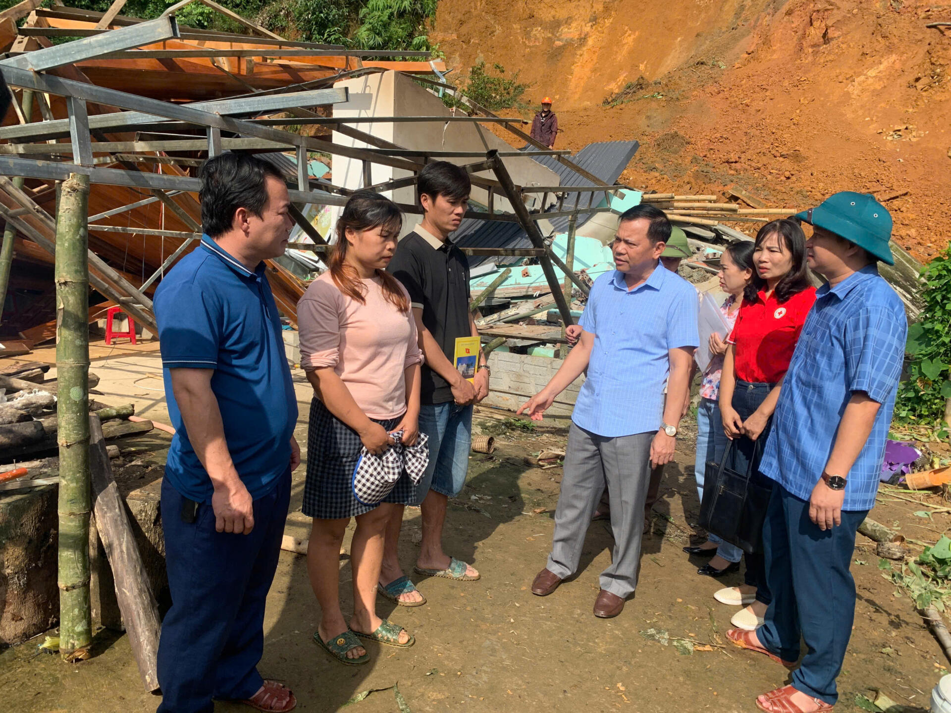 Lang Chánh khẩn trương khắc phục thiệt hại sau mưa bão