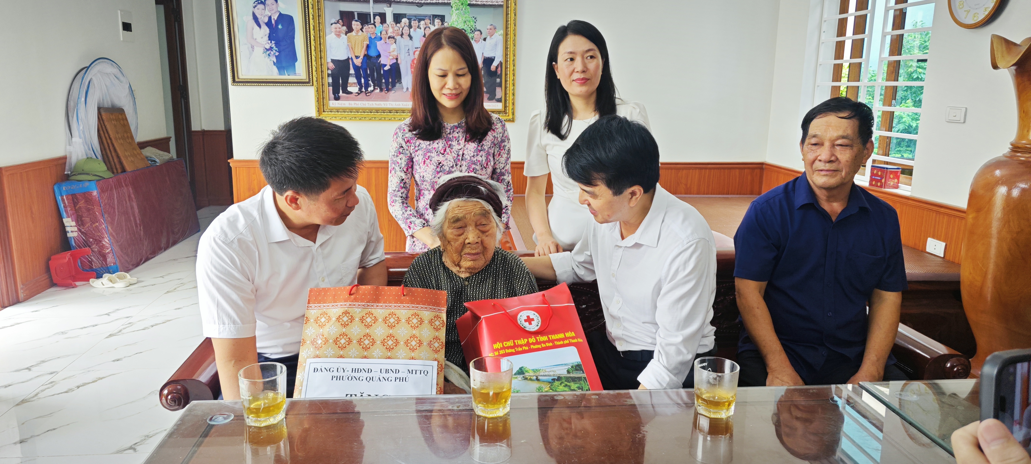 KHẮC GHI TRONG TIM TỪ THẾ HỆ HÔM NAY